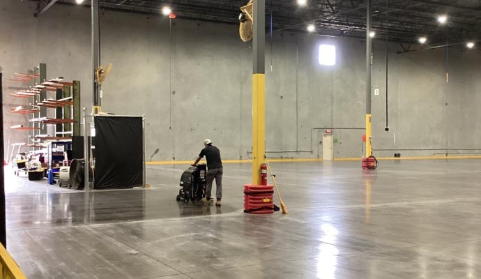 Warehouse floor cleaning service