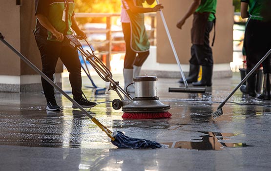 floor cleaning using mob and disk machine